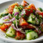 Tomaten Gurken Salat: Das frische Sommerrezept!